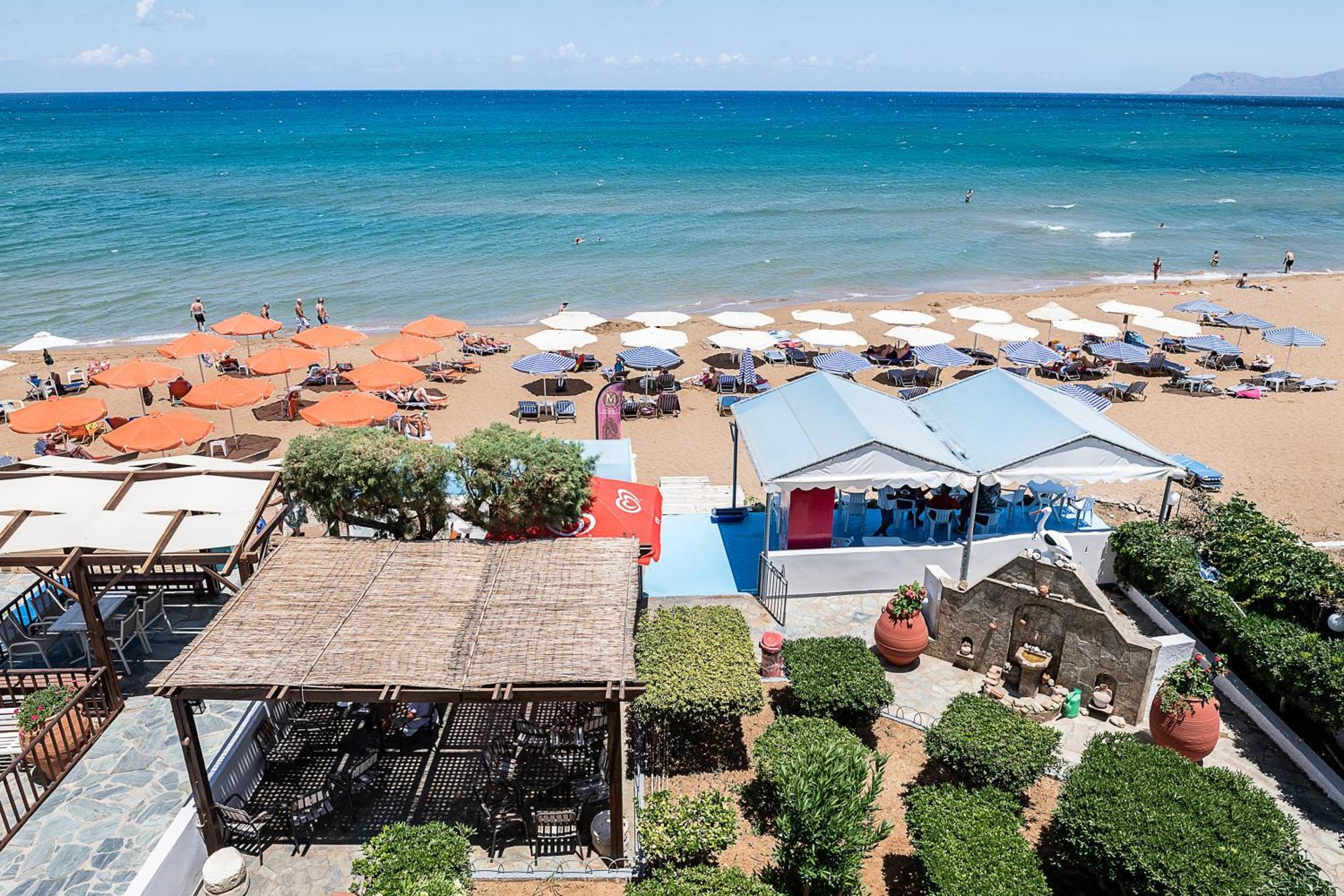 Lia Beachfront Apartments Stalós Exterior foto